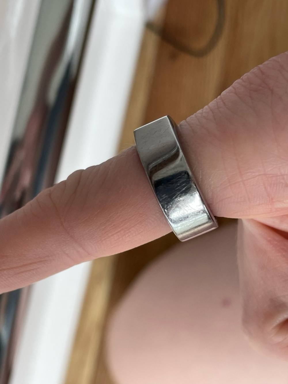 Silver Oura Ring 3, Size 8 - Picture 5 of 7